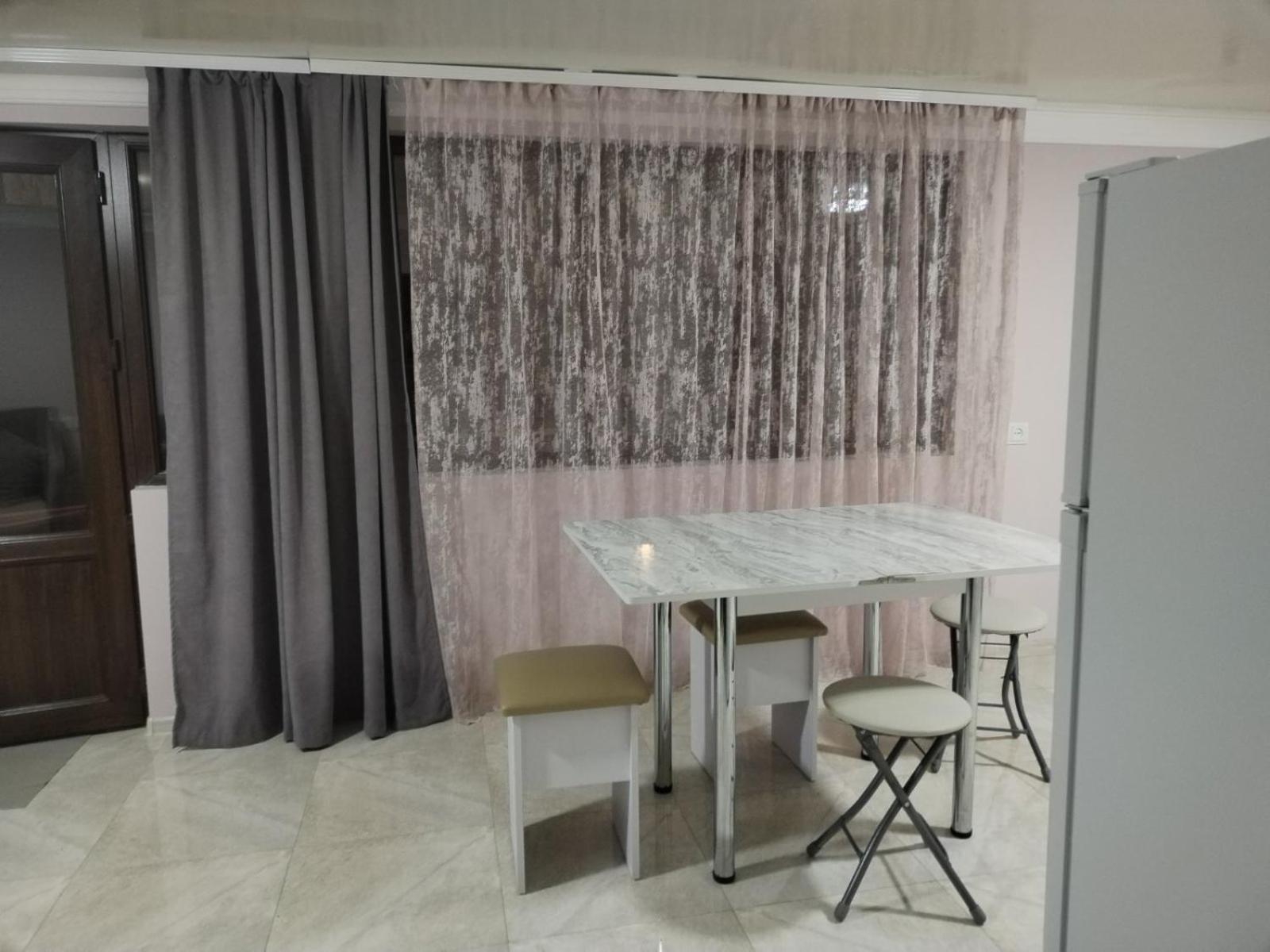 Lyucie Guest House Idzjevan Buitenkant foto